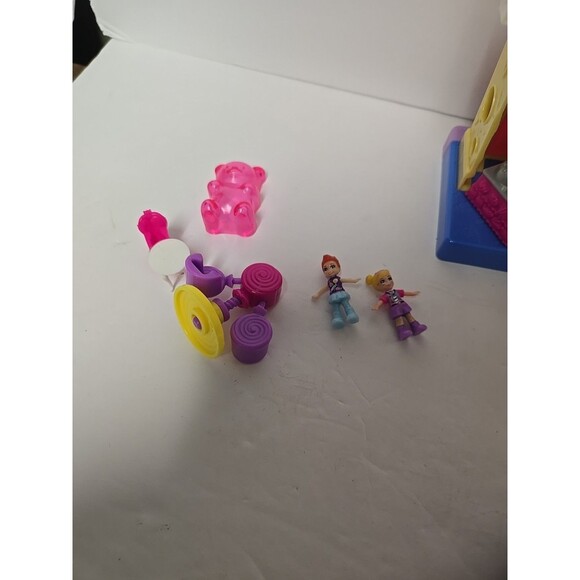 Mattel Polly Pocket Candy Shop Compact With 2 Figures 2018 - Picture 3 of 5